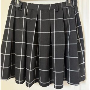 Hot Topic Side Zip Checkered Skater Skirt.  Size S